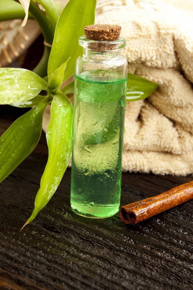 How to Use Tea Tree Oil for Herpes