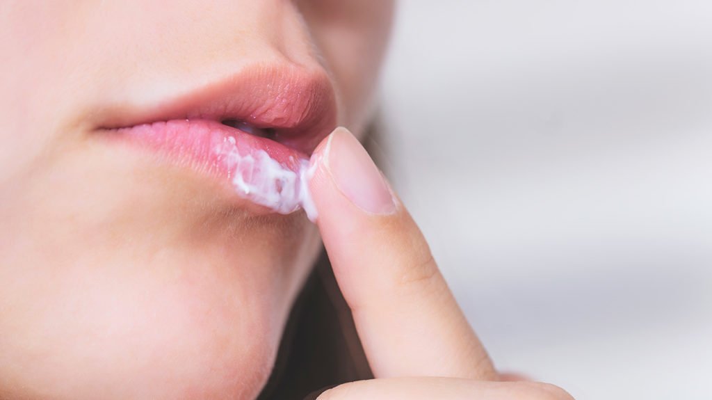 Popping a cold sore: Is it bad? What to do instead